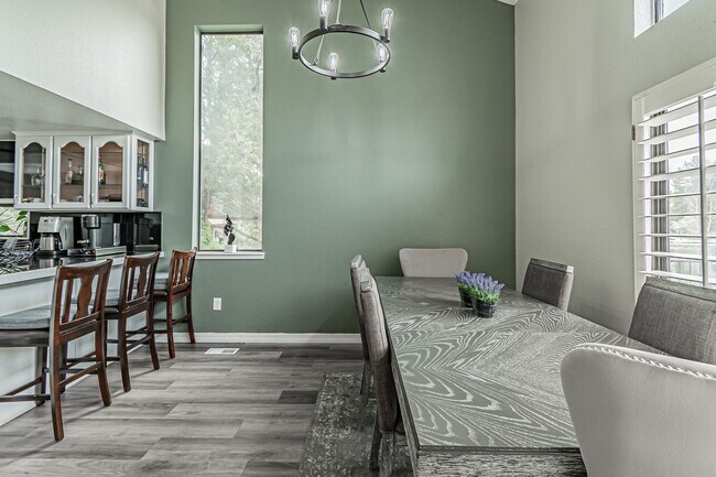 Building Photo - 3BD, 2.5BA Arapahoe Lake Park Townhome Nea...