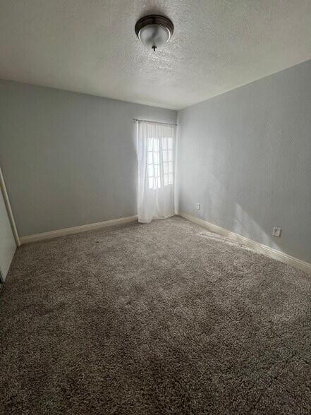 Building Photo - 15464 Pomona Rincon Rd
