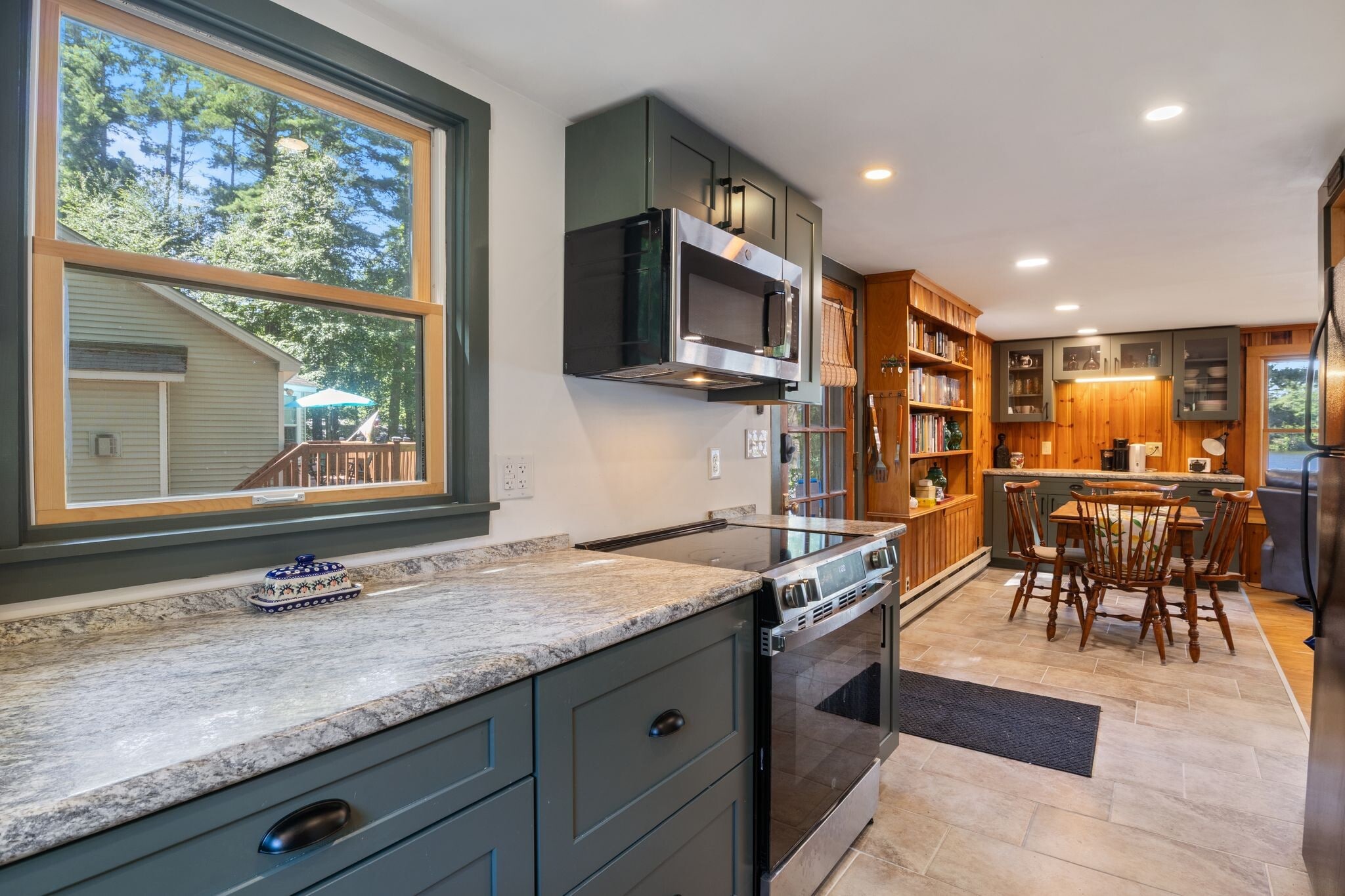 Building Photo - 92 Javica Ln