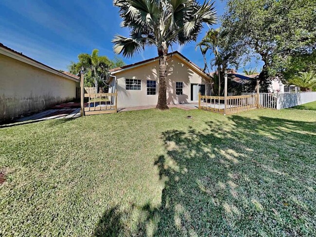 Building Photo - 3400 NW 78th Ave