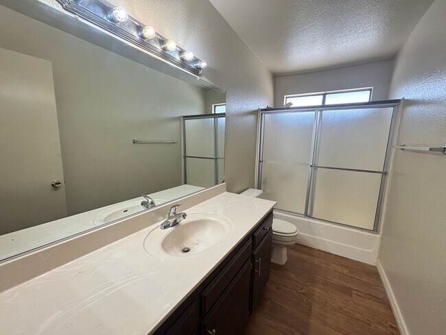 Building Photo - 43301 20th St W