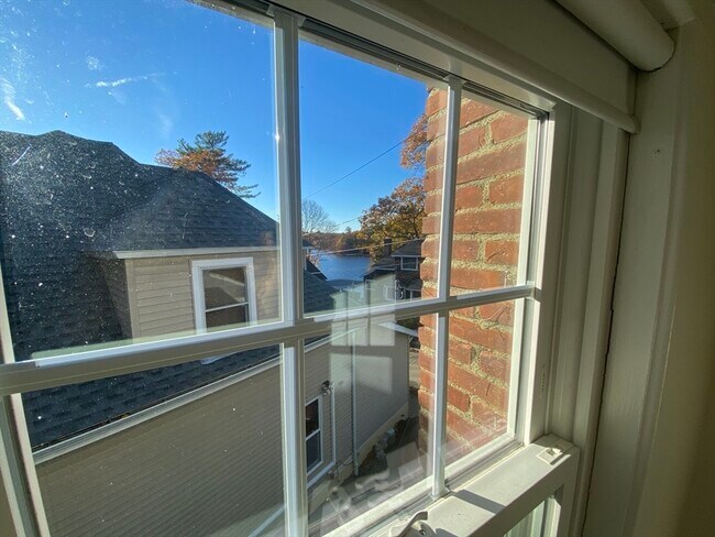 Building Photo - 16 Stonecleve Rd