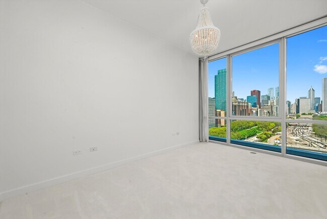 Building Photo - 1201 S Prairie Ave