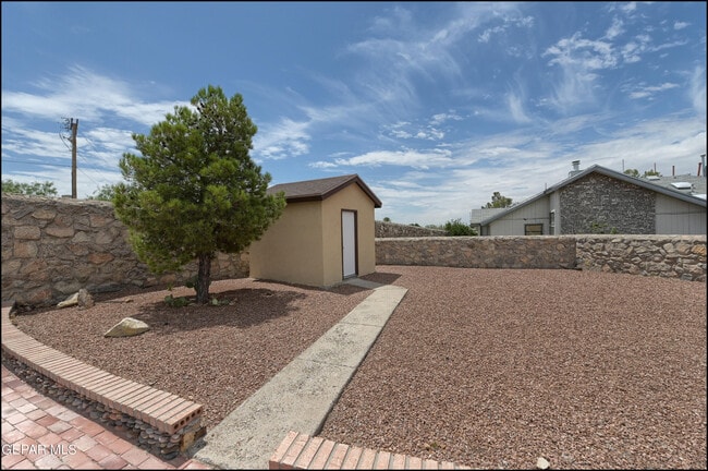Building Photo - 894 Melville Ln