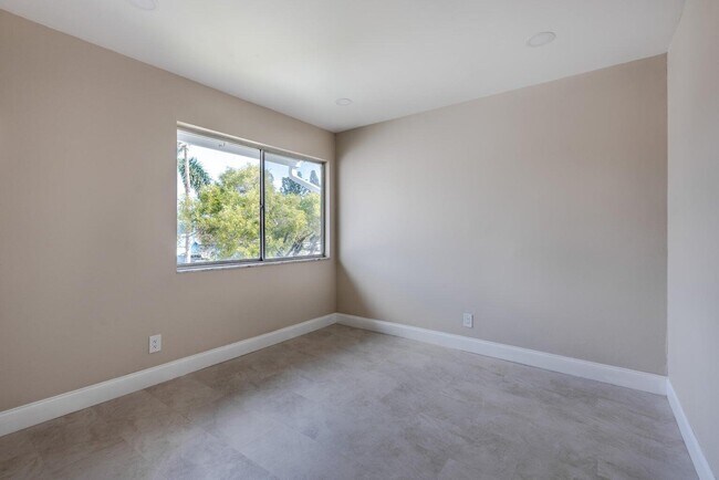 Building Photo - 5030 NW 5th St