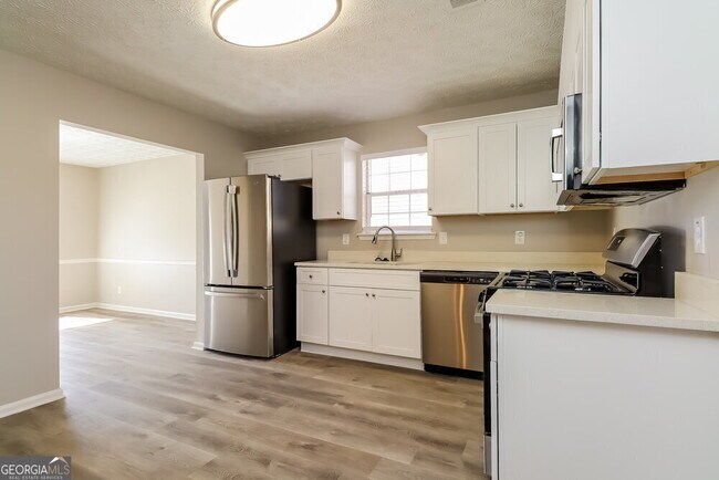 Building Photo - 733 River Mist Dr