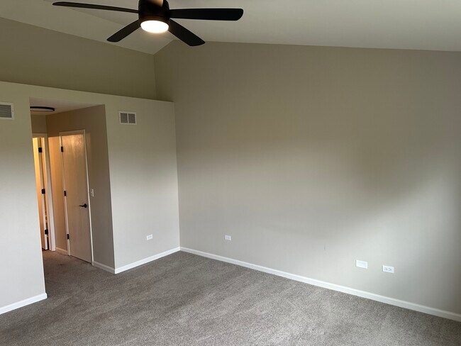 Building Photo - 1665 S Candlestick Way
