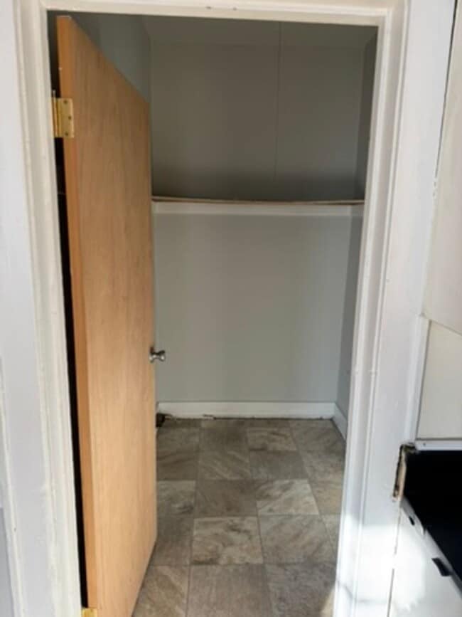 Building Photo - Updated  3-bedroom single family house available NOW!