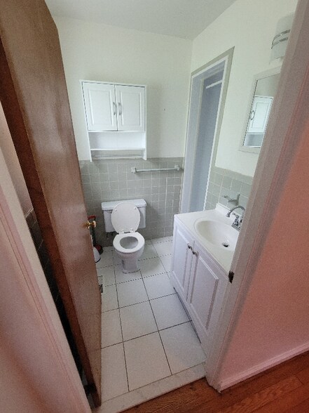 Building Photo - 177 Chiles Ave