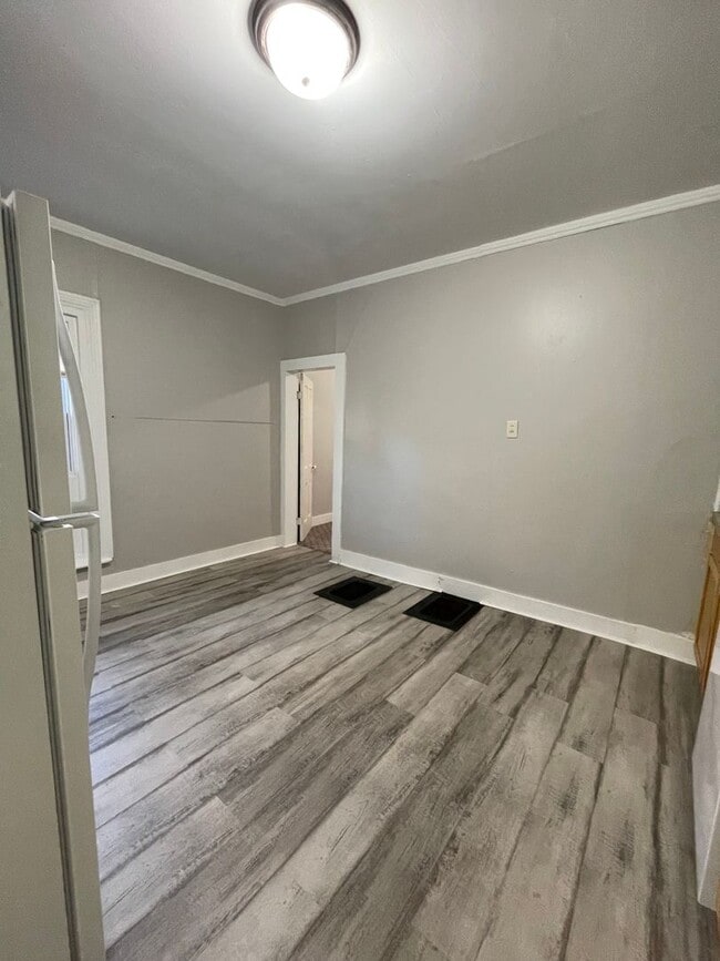 Building Photo - 909 Merchant St