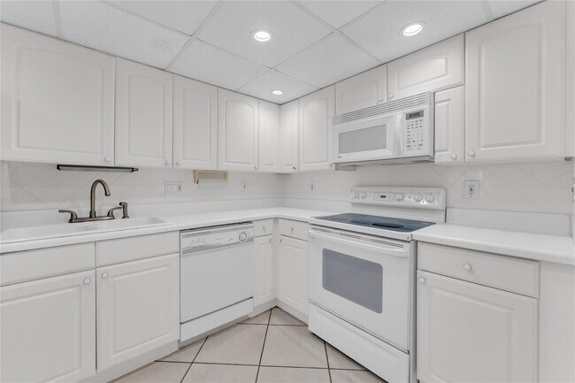 Building Photo - 1401 S Federal Hwy