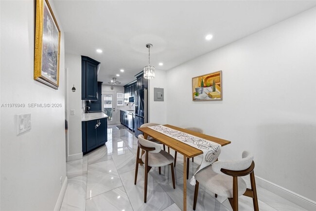 Building Photo - 3922 NE 166th St