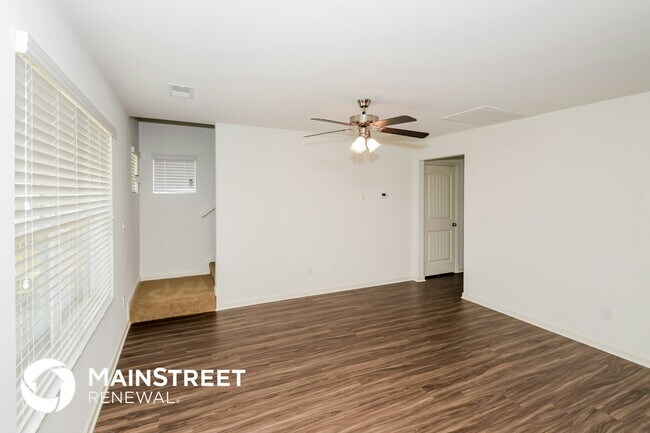 Building Photo - 960 Hawthorn Ln