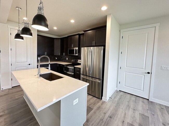 Building Photo - Cda Home Located In The Trails