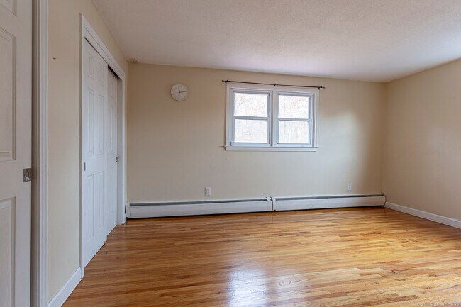 Building Photo - 288 Candlewyck Dr