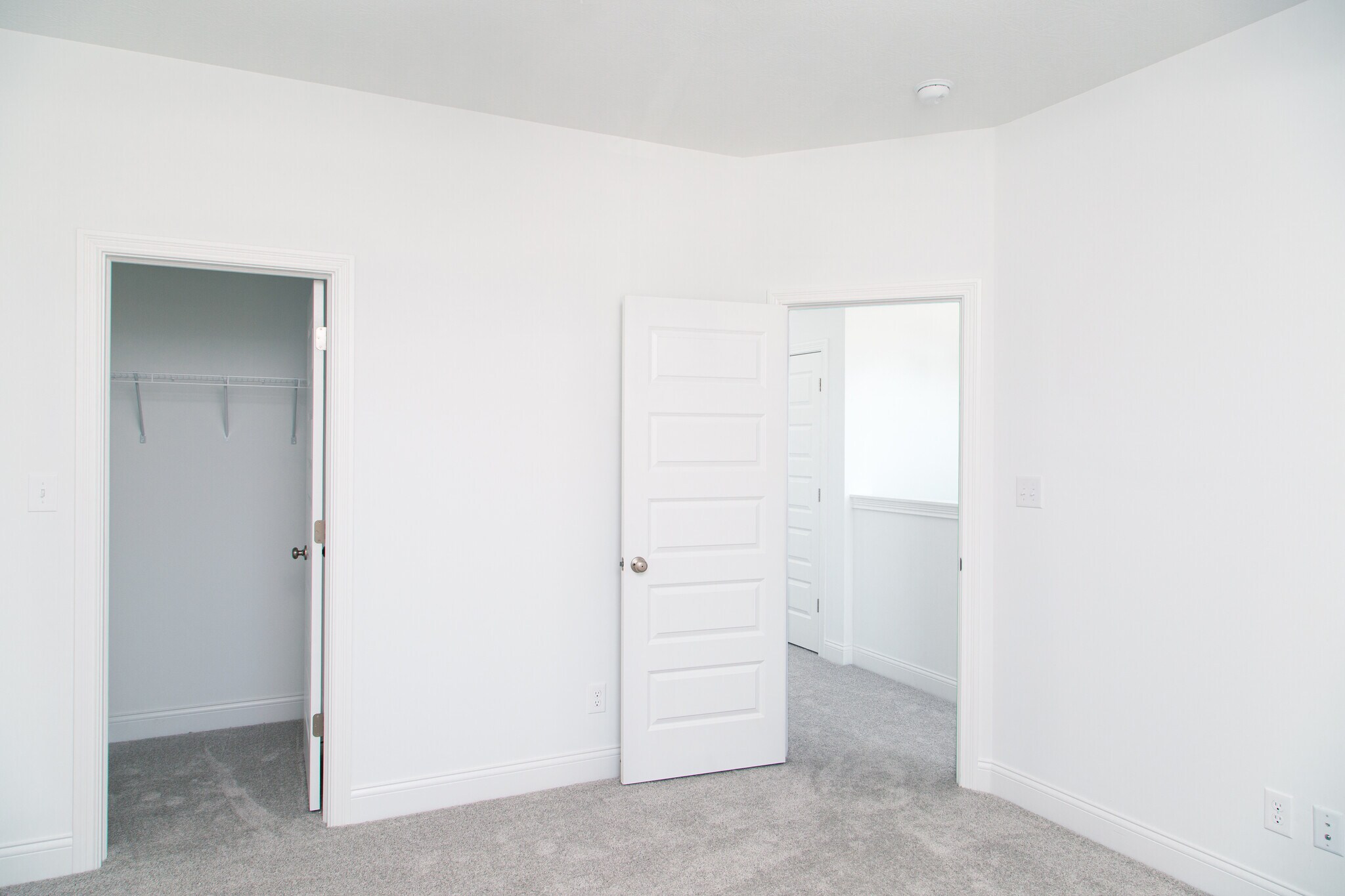 Building Photo - 14275 Larson Dr