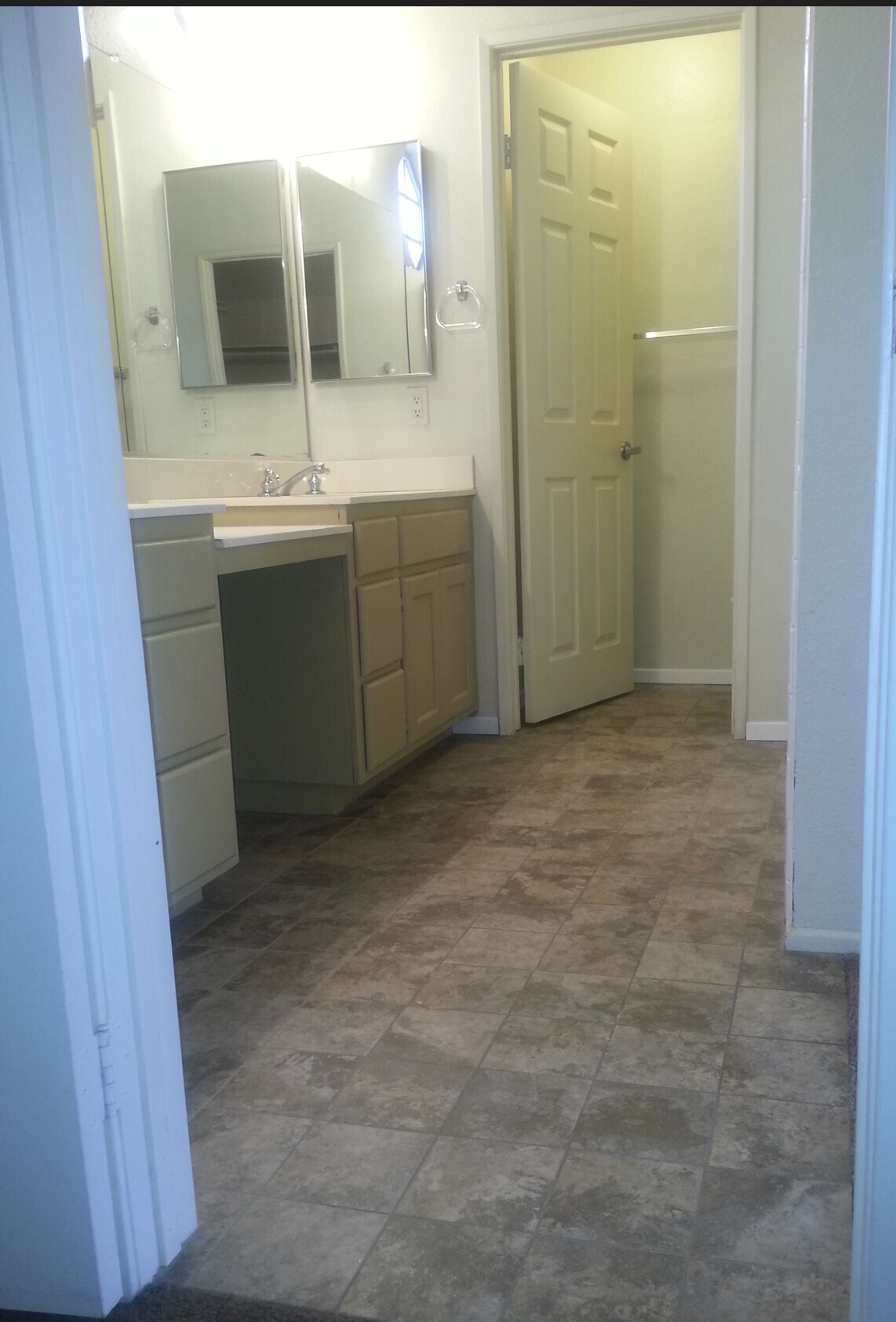 Building Photo - 857 S Sapphire Ln