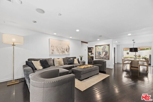 Building Photo - 8405 Edwin Dr