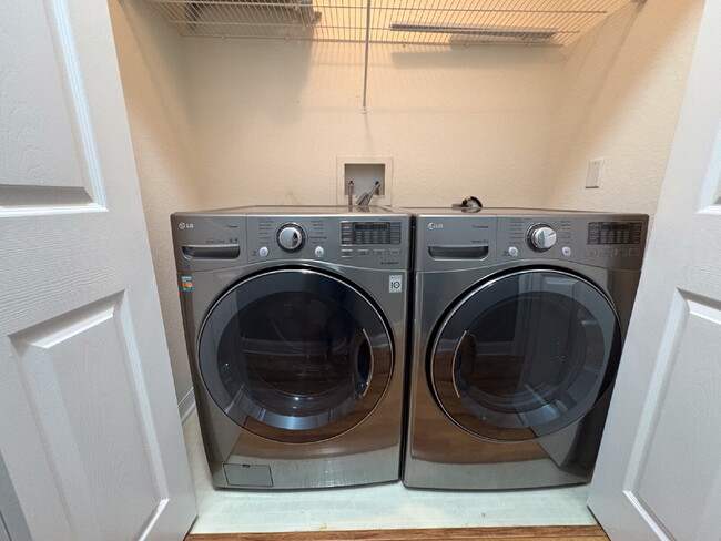 Building Photo - Available Now! Spacious 2-Bed, 2-Bath Cond...