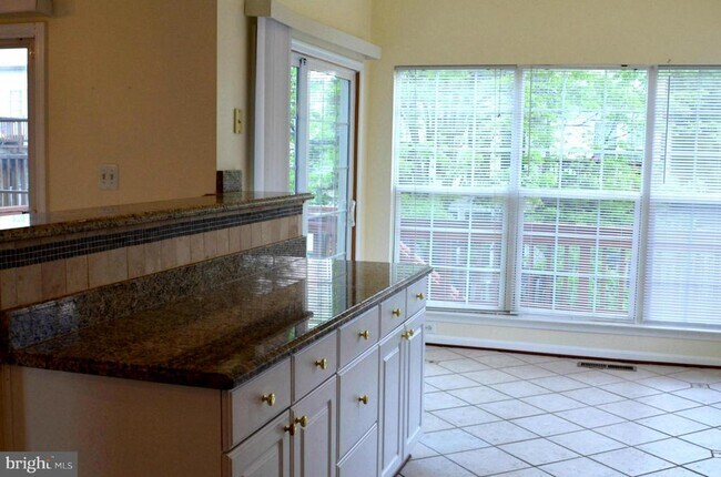 Building Photo - 6863 Drifton Ct