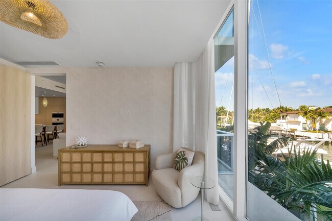 Building Photo - 2311 SE 17th St