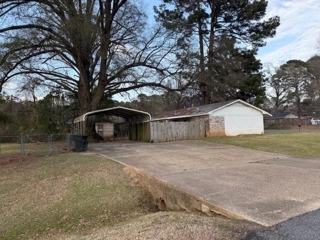 Building Photo - 7424 Songwood Dr