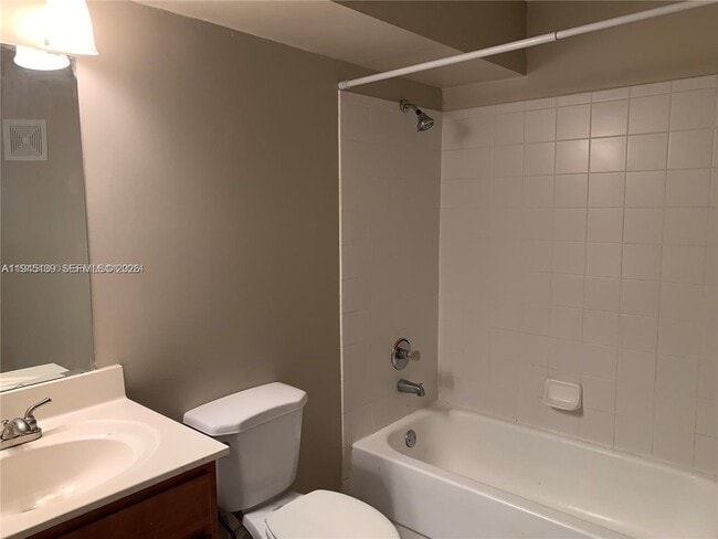 Building Photo - 621 Lyons Rd