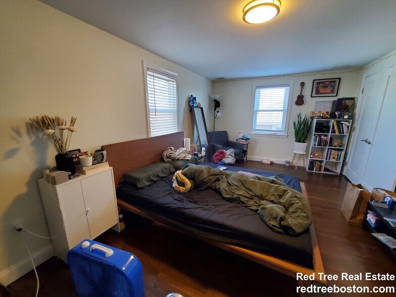 Building Photo - 77 Rock Glen Rd