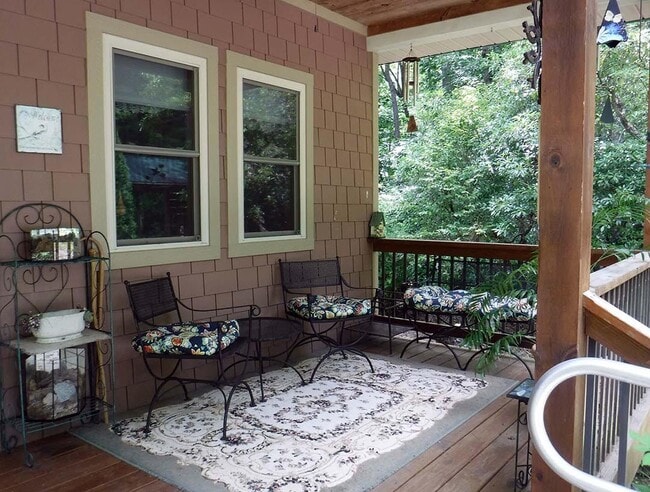 Building Photo - 291 Leamon Dr