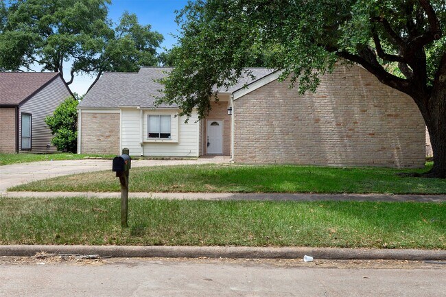 Building Photo - 930 Mesa Terrace Dr