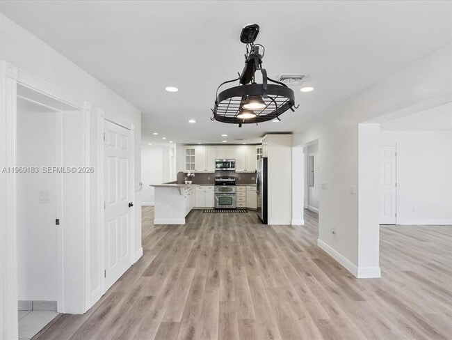 Building Photo - 8 SW 11th St