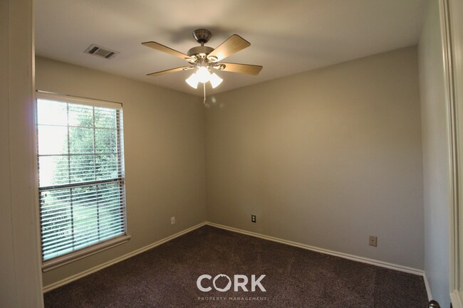 Building Photo - 2808 Stonebrook Rd