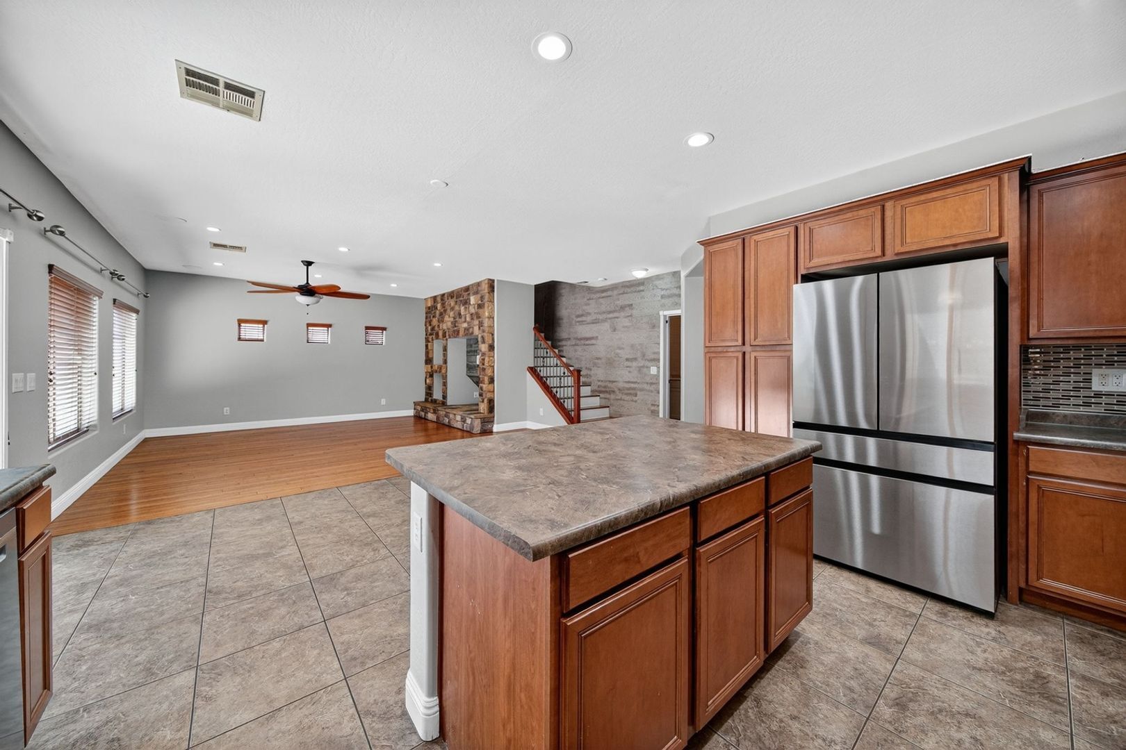 Building Photo - 2353 W Barwick Dr