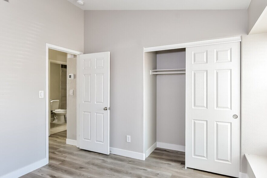 Building Photo - 3917 Herblinda Ln