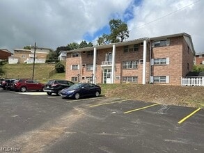 Building Photo - 407 Colonial Dr