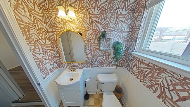 Building Photo - 13250 De Mott Dr