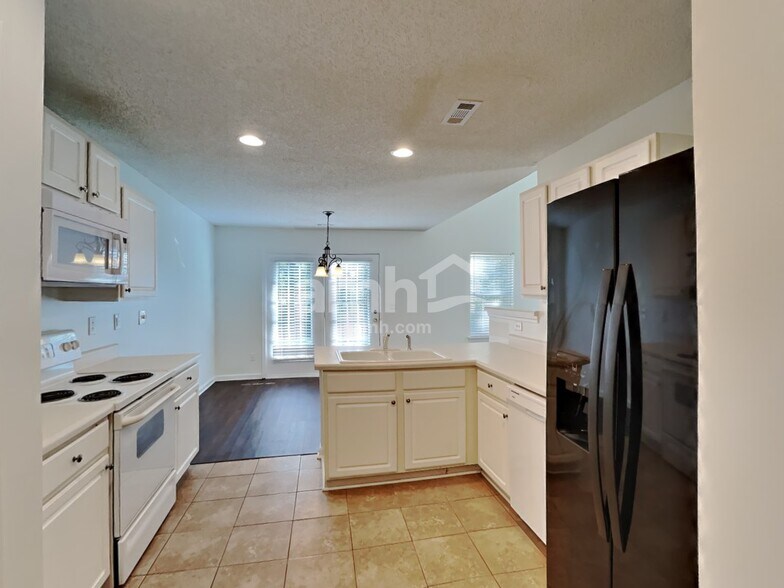 Building Photo - 3056 Teton Dr