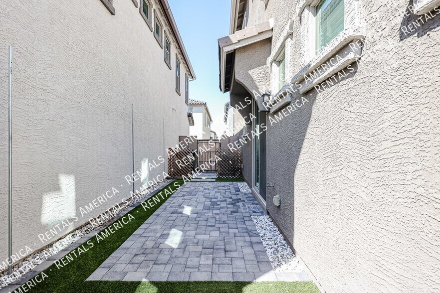 Building Photo - 1656 S 83rd Way