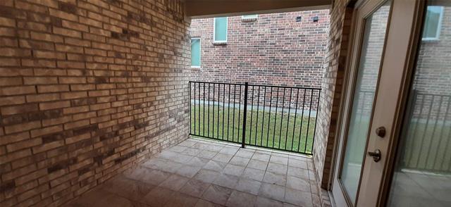 Building Photo - 325 Kennewick Dr