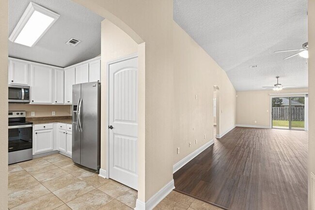 Building Photo - 4845 Makenna Cir