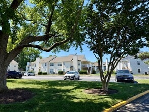 Building Photo - HURRY!!!***2 BED Condo/Downstairs unit/ W,S&T INCLUDED!!