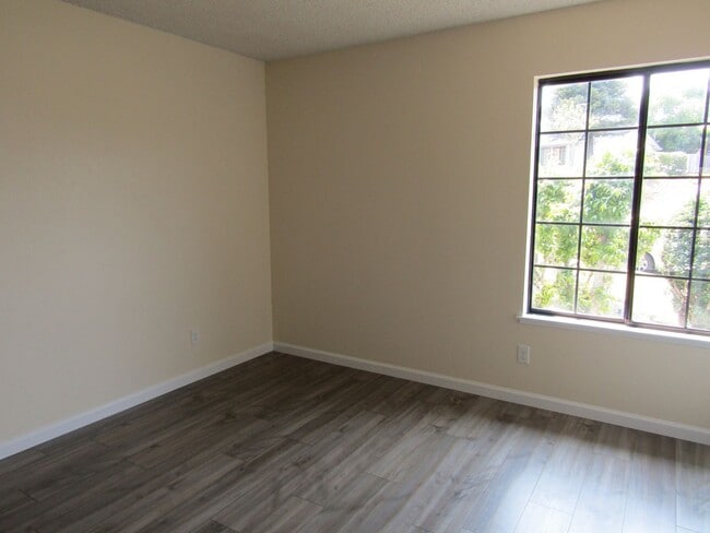 Building Photo - Single Level Home Located in The Pacific Estates