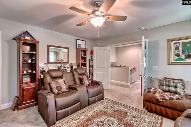 Building Photo - 21 Sixty Oaks Ln