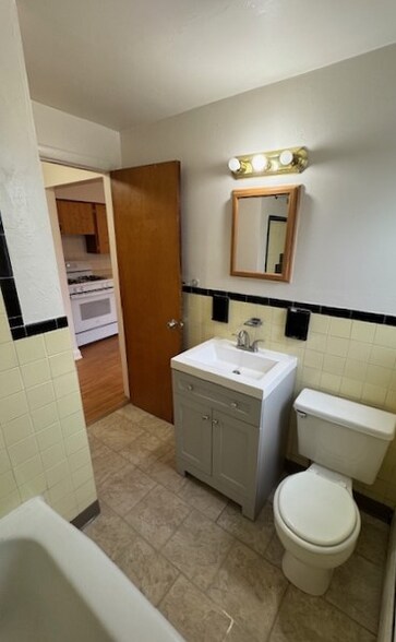 Building Photo - 104 Hinchey Ave