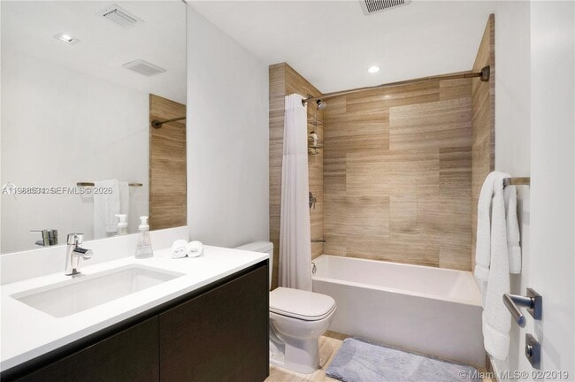 Building Photo - 1451 Brickell Ave