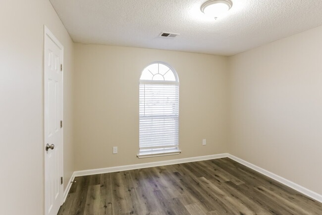 Building Photo - 9163 Bentley Woods Dr