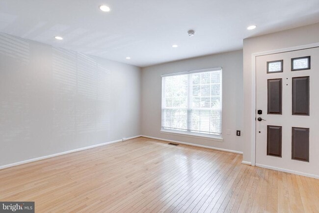 Building Photo - 5728 Evergreen Knoll Ct