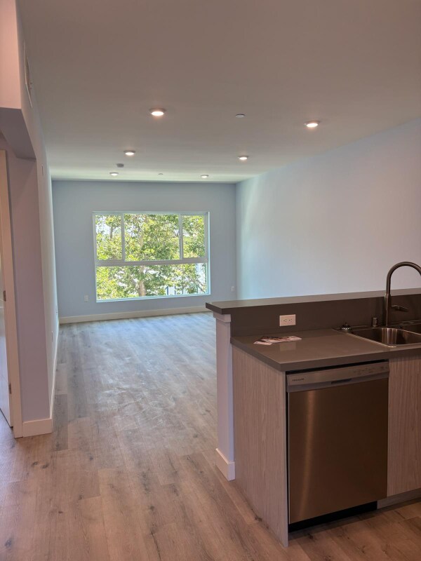 Building Photo - 10739 Kling St