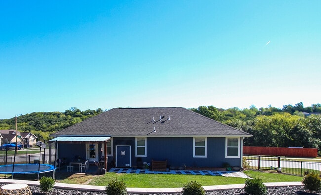 Building Photo - 205 Starlight Ln