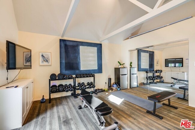 Building Photo - 200 S Wetherly Dr